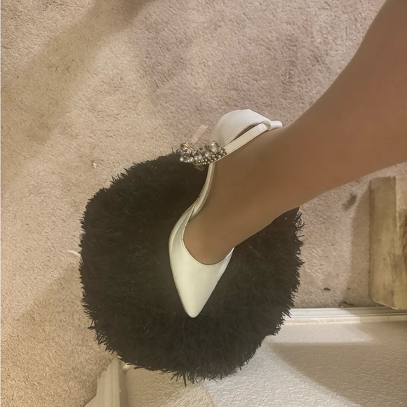 Heels “7/8 White with neck accent - Picture 10 of 16